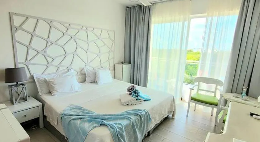 Vibe Residence Hotelstyle NO KITCHEN STUDIO close to beach - Image 1