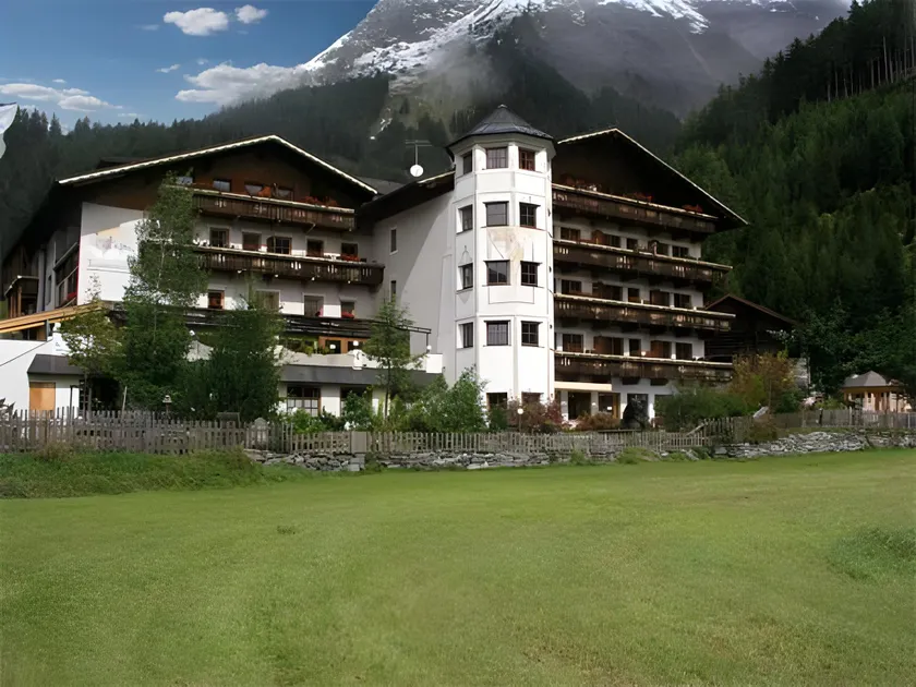 Wanderhotel Taurerwirt - Image 1