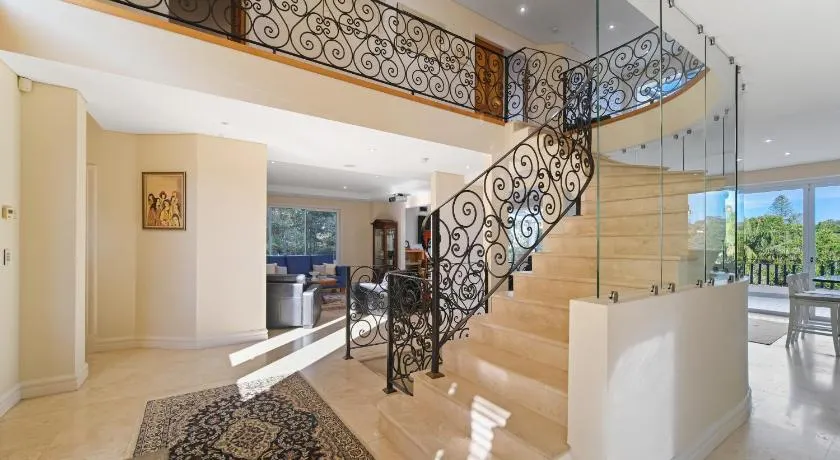 GRAND APARTMENT by the Harbor, - Image 1