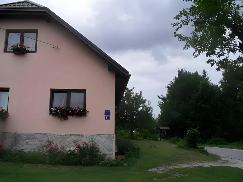 Rada Guest House - Image 1