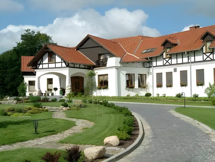 Hotel Dworek nad Regą - Image 1