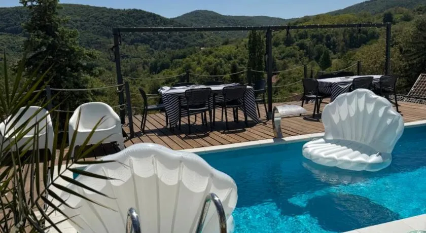 Vila na Vrhu - Image 1