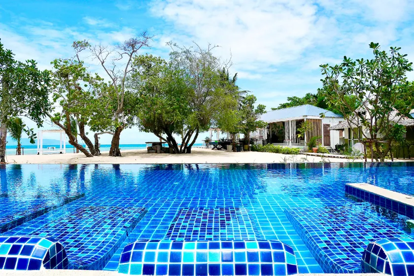 Sabaii Bay Resort - Image 1