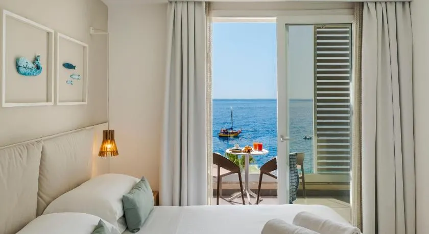 Albatros Beach Hotel - Image 1