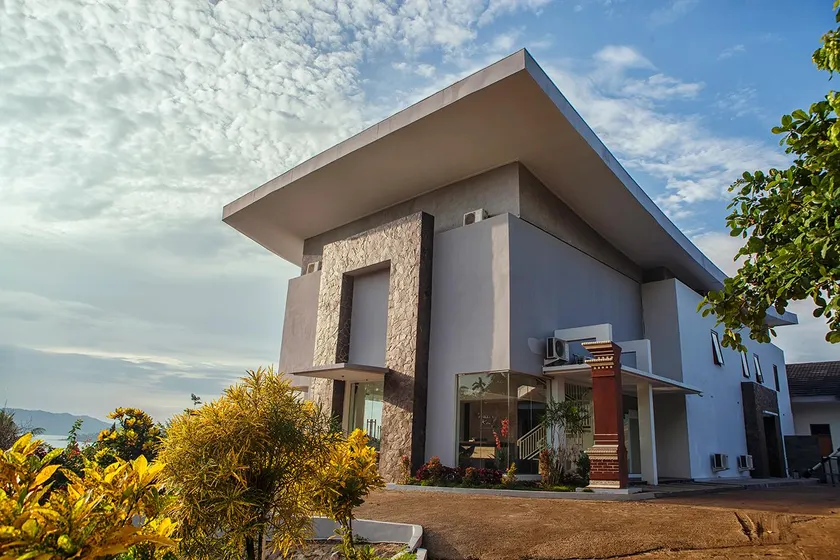 kahai beach hotel - Image 1