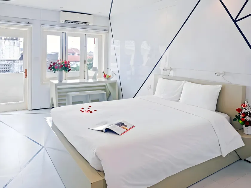 Thang Long Espana Hotel - Image 1