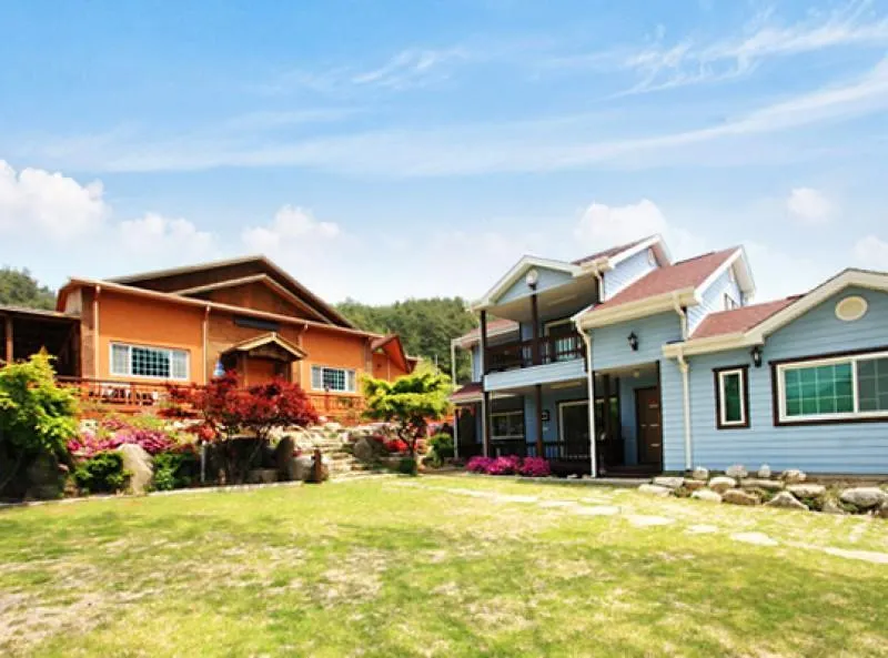 Gangneung Sogeumgang Yeoulmok Pension - Image 1