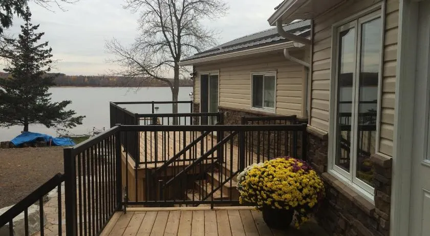 Victoria Harbour Cottages - Image 1