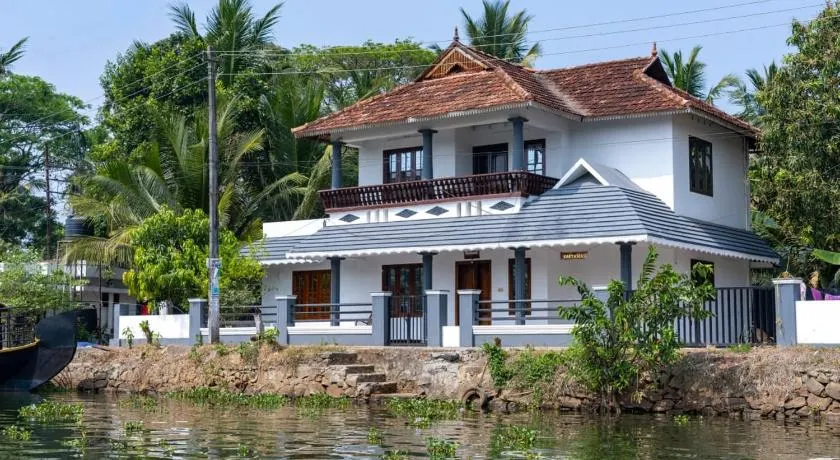 Backwater Home - Image 1