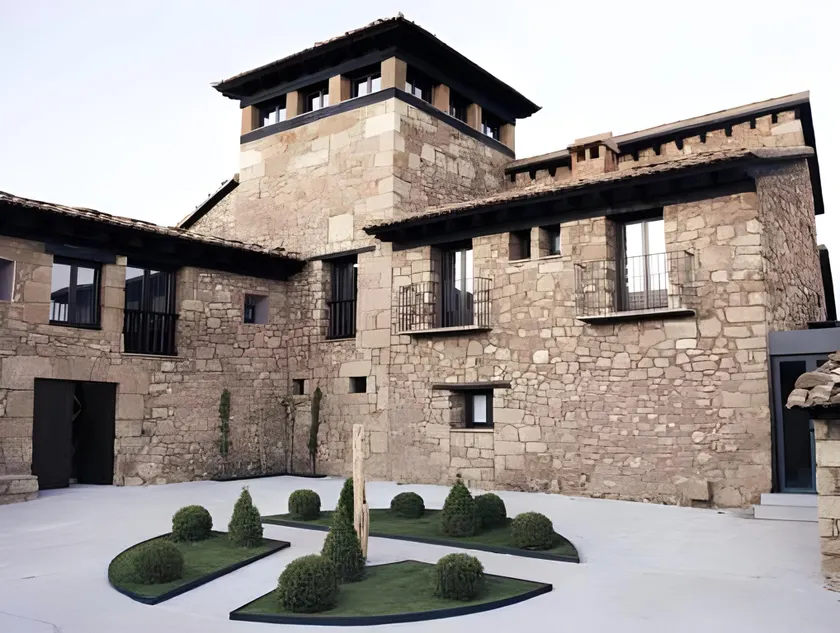 Hotel Restaurante Masía la Torre - Image 1
