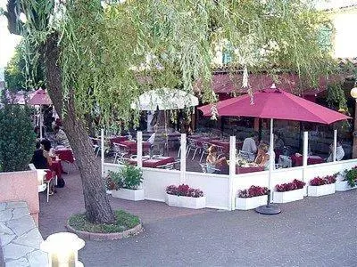 Hôtel La Renaissance - Image 1