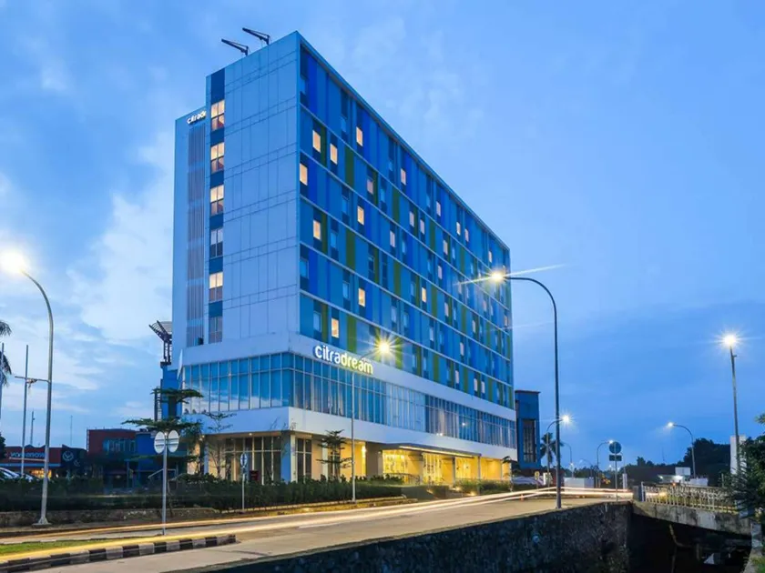 Hotel Citradream Bintaro - Image 1