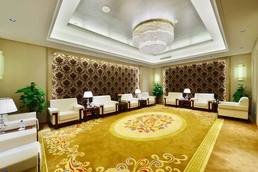 Shenghe Regent Hotel - Image 1