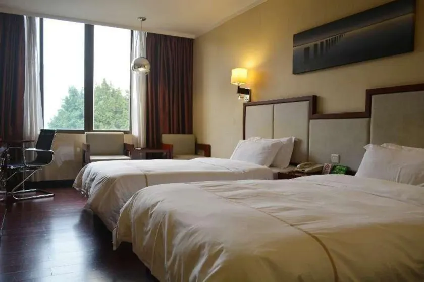 Shamian Hotel - Image 1