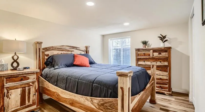 Sloans Lake Getaway - Basement Apartment Near Broncos and Downtown Denver - Image 1