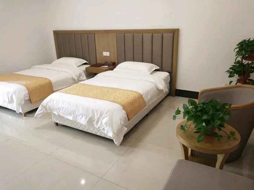 Luoshen Island Hotel - Image 1