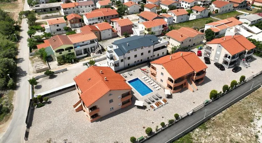 Apartments Villa Lucky - Image 1