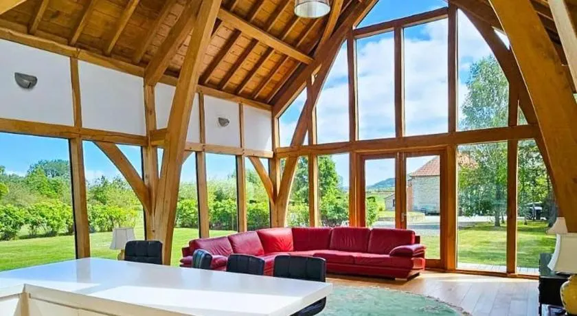 Peaceful Nature Retreat in Othery - Image 1