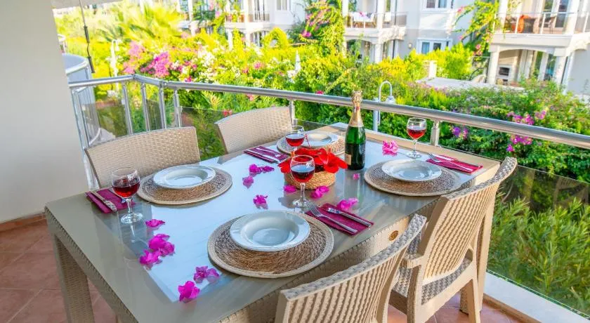 Sunset Beach Club Aqualettings Poseidon 7 - Image 1