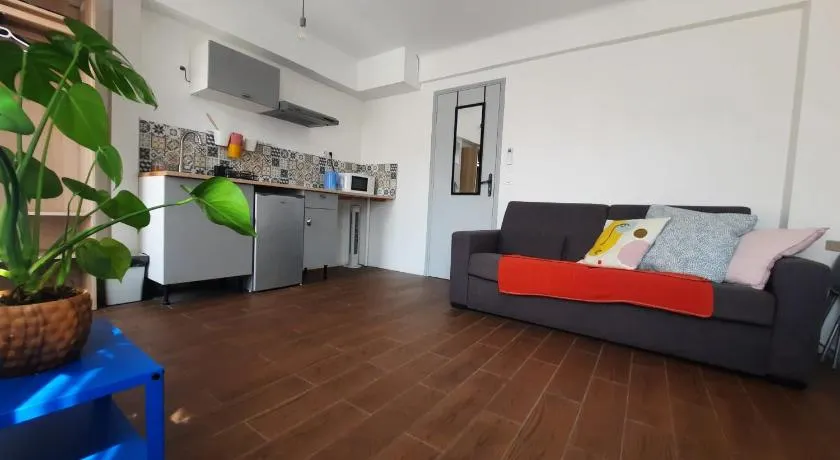 La chambre 2, Climatisée AC, Calme, Cuisine privée - Image 1