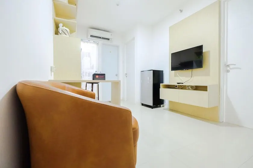 Simply & Clean Bassura City Apartment - Image 1