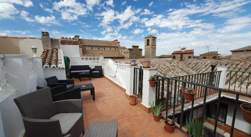 ToledoRooms Estrella con Azotea en el Casco - Image 1