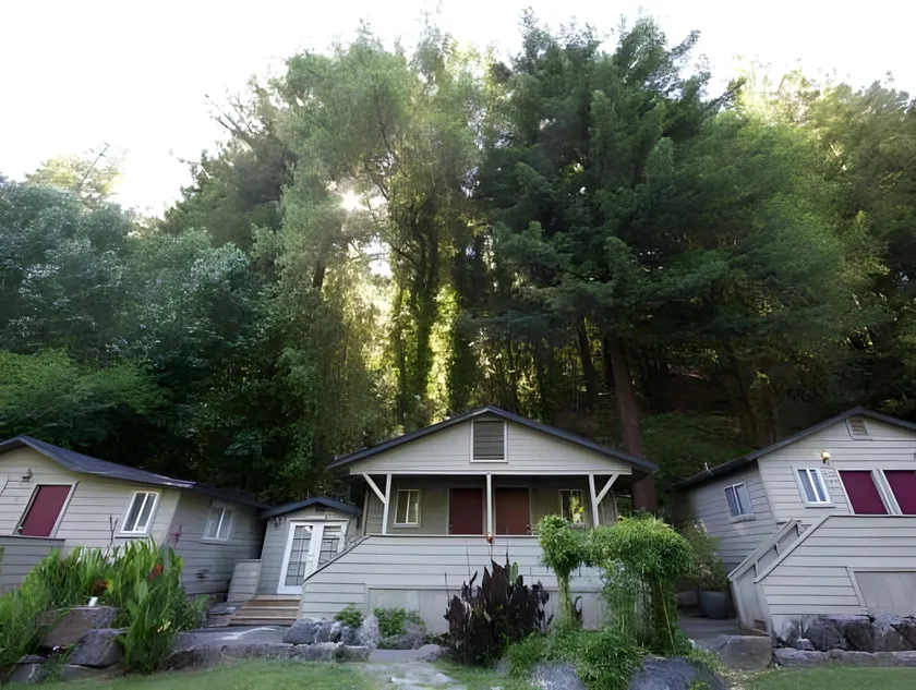 Cottages On River Road - Image 1