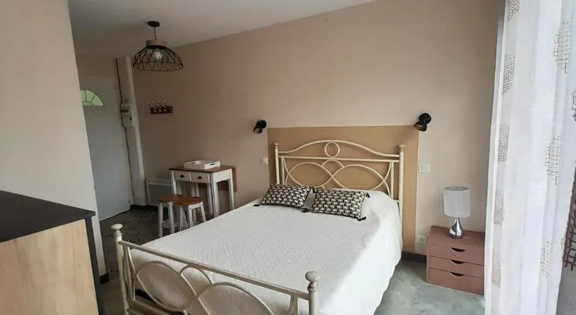 Chabas Studio - Image 1