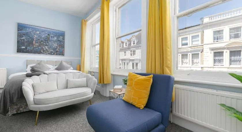 W Kensington Residences - Image 1