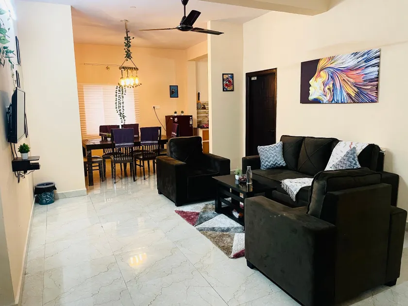 Charter Stays 3BHK Luxurious Flat in Manikonda - Image 1