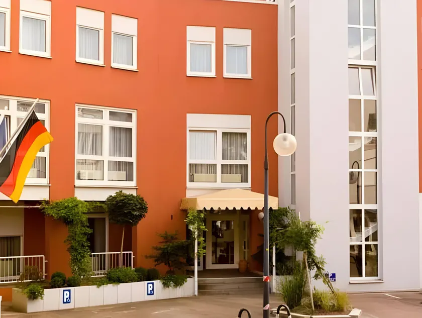 Apart' Hotel - Image 1