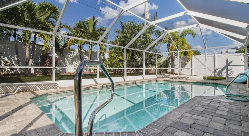 4 Bed 2 Bath Vanderbilt Beach House With Private Pool - Image 1