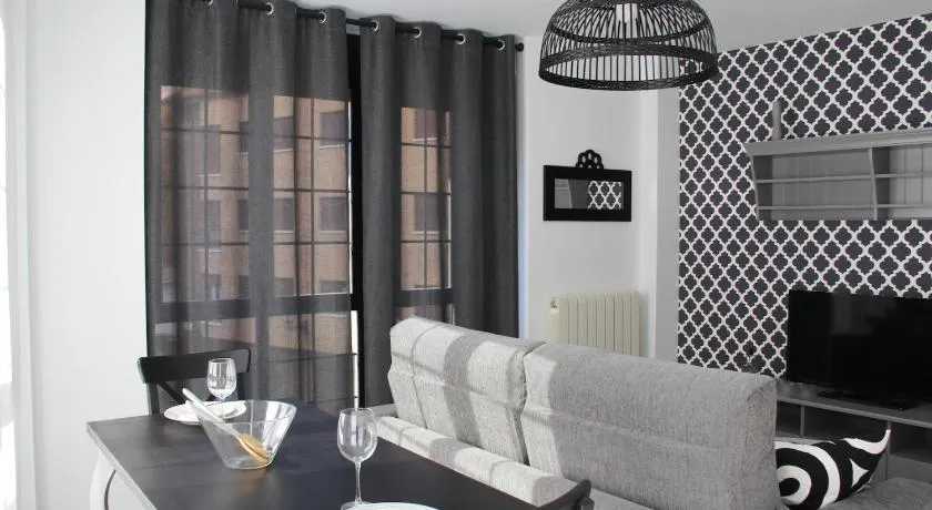 Apartamentos Vino y Camino - Image 1