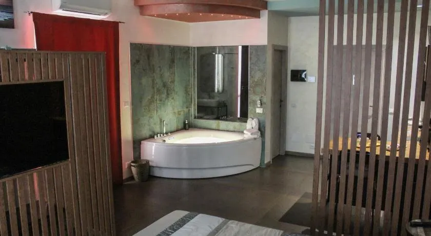 Garda Fantasy Apartment - JACUZZI - Image 1