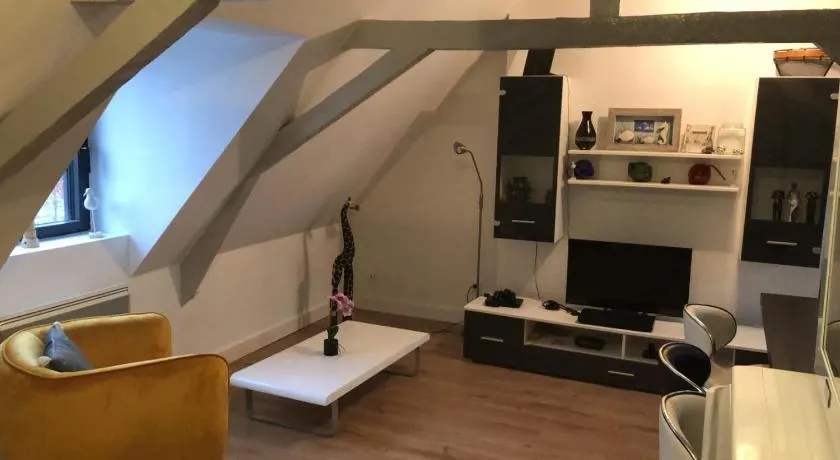 Logement avec deux appartements sur deux étages - Image 1