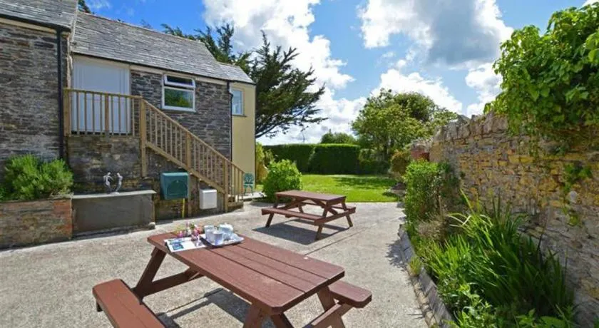 The Laurels Holiday Park & Cottages nr Padstow and Wadebridge - Image 1