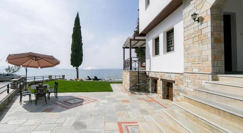 Mermaid Beachfront Villa - Image 1