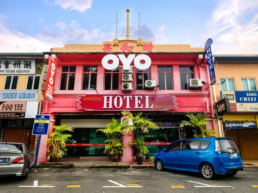 OYO 850 Gold Star Hotel - Image 1