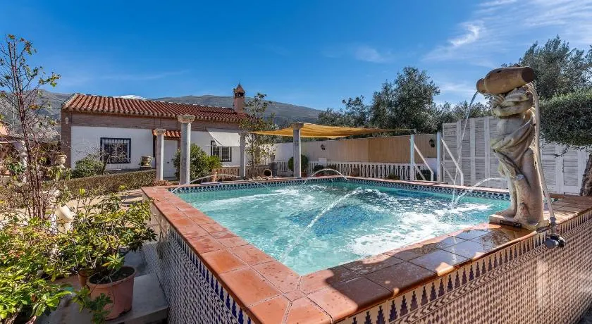 Ferienhaus 'Villa Verde' mit Bergblick, privatem Pool und WLAN - Image 1
