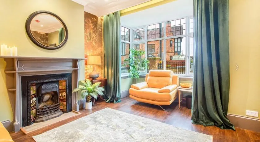 Salubrious Area, 1 double bedroom, NEC, BELFRY, BIRMINGHAM, RESORTS WORLD, DAYTON MANOR, - Image 1