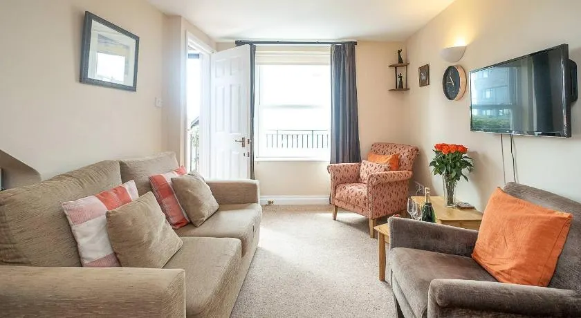The Haven at Coastguard Court - Aldeburgh Coastal Cottages - Image 1