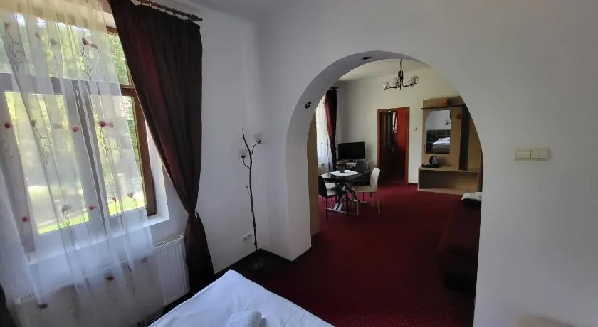 Vila Acvila - Image 1