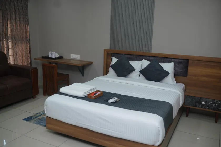 Cruz Inn calicut - Image 1