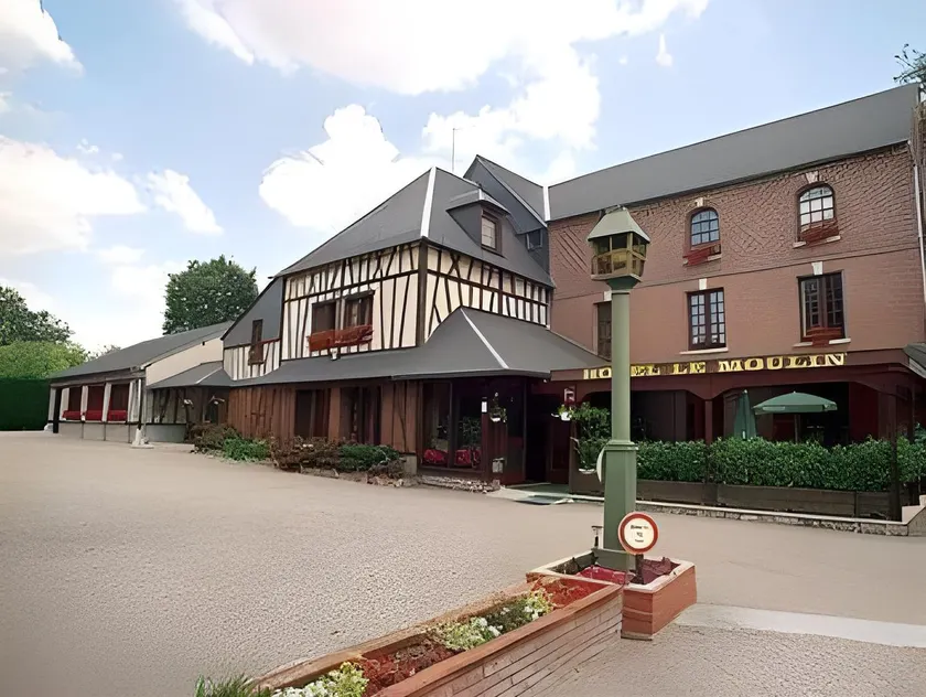 Logis - Hôtel & Restaurant Moulin Des Forges - Image 1