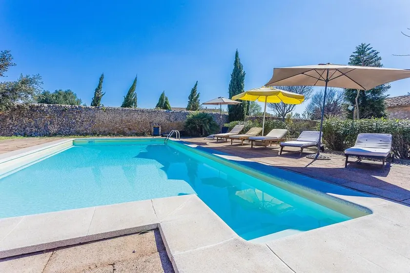 Exclusiva villa con piscina privada en Consell - Image 1