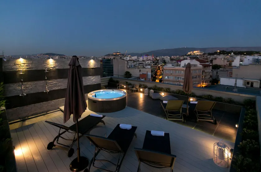 47 Luxury Suites - Image 1