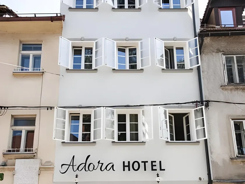 Bloom Hotel - Image 1