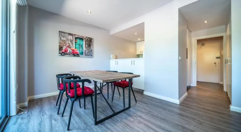 Cosy contemporary 1BR plus sofa bed - Hosted by CanStay - Image 1