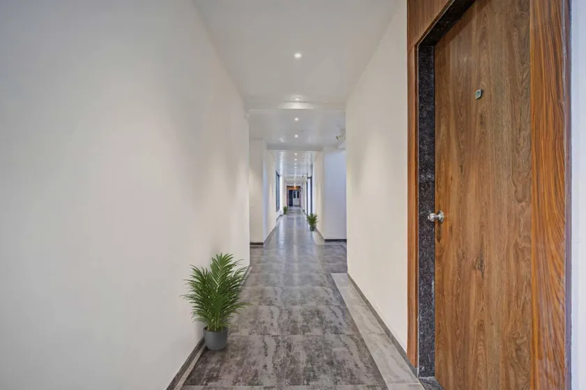 Super Collection O Hotel Infini Palace - Image 1