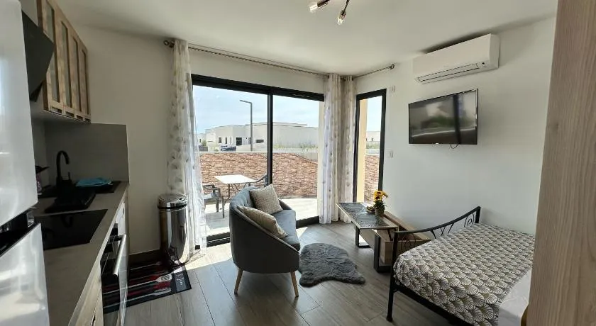 Studio et chambres V I P - Image 1